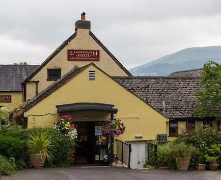 Llanwenarth Hotel And Riverside Restaurant Abergavenny Exterior photo